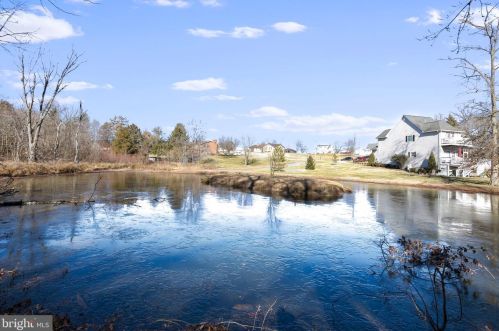 52 Oak Crest Dr, Richmond National Battlefiel VA  22835-1579 exterior