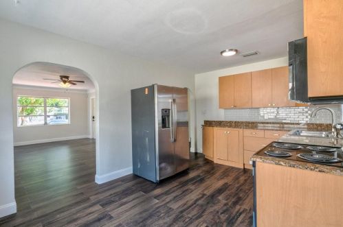 3210 11th Ave, Saint Petersburg FL  33713-5404 exterior