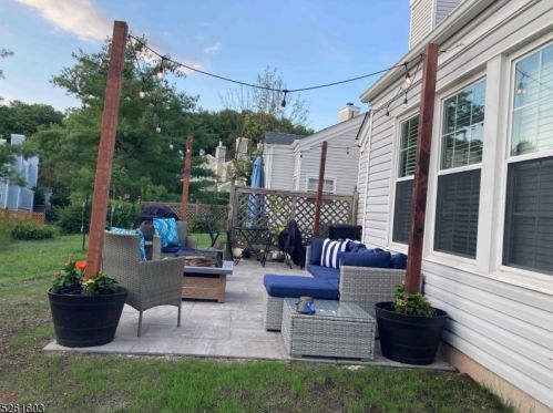 417 Cardinal Ln, Bedminster NJ  07921-1913 exterior