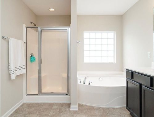 107 Vw Dr, Burlington NC  27215-4694 exterior