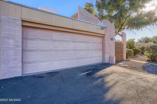 2106 Calle De La Cienega, Tucson, AZ 85715-4104