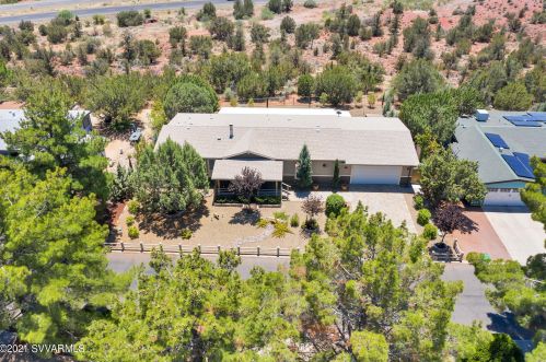 135 Sunset Hl Dr, Sedona AZ 86336-9783 exterior