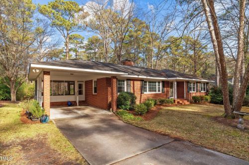 1906 Speight Forest Dr, Tarboro, NC 27886-3333