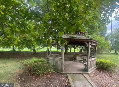 118 Shoal Creek Dr, Blue Bell PA  19422-3250 exterior