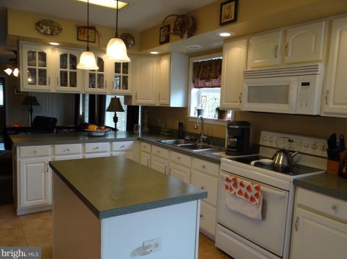 27 Eaton St, Schuylkill Haven PA  17972-1022 exterior