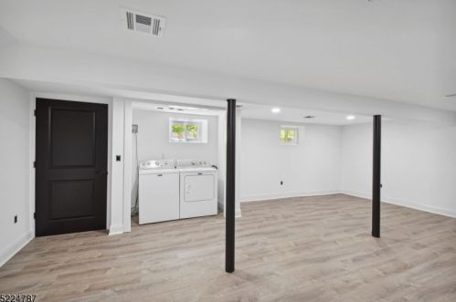 65 Old Stirling Rd, Warren NJ 07059-5810 exterior