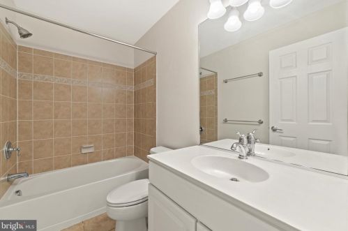 14631 Weeburn Way, Woodbridge VA  22191-4043 exterior