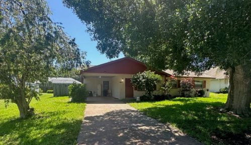 665 Barber St, Sebastian, FL 32958-4405
