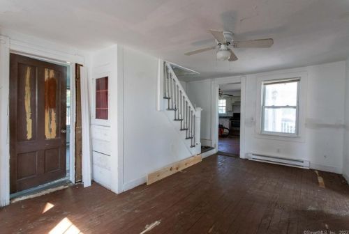 201 Town St, Norwich CT  06360-2402 exterior