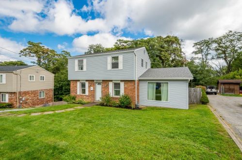 3977 Deervue Dr, Pittsburgh, PA 15227-4509