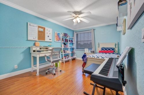 3163 176 Ter, Hollywood FL 33029-5608 exterior