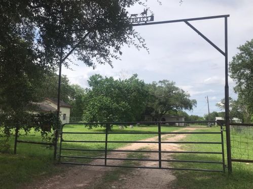 3002 Lone Tree Rd, Victoria TX  77901-7697 exterior