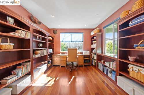 9744 Golden Sky Way, Gilroy CA  95020-9663 exterior