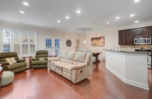 2096 Promenade Ct, Mount Pleasant SC  29466-7231 exterior