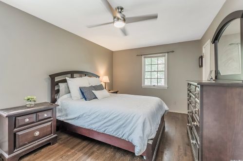 6 Stuart Ct, Huntington Station NY  11746-4237 exterior