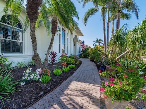 1190 Martinique Ct, Marco Island, FL 34145-2517