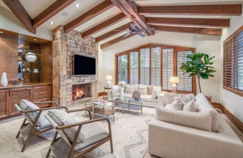 5305 Carlsbad Blvd, Carlsbad CA 92008-4416 exterior