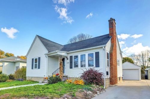 514 Gray St, Green Bay, WI 54303-3919