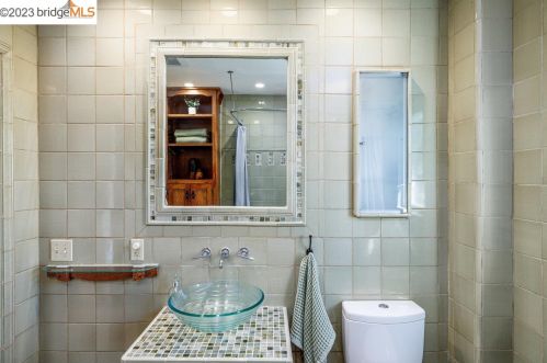 51 Chelton Ln, Oakland CA  94611-2514 exterior