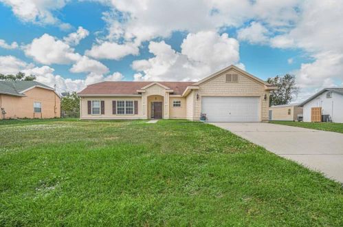 4801 Myrtle Dr, Fort Pierce FL  34982-3800 exterior
