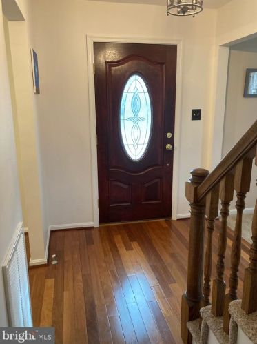 303 Orchard Cir, Hamilton VA  20158-9700 exterior