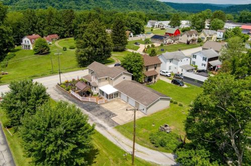 531 Leech Ave, Saltsburg PA  15681-8916 exterior