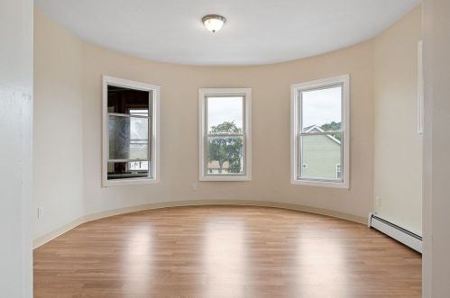 95 Harrison St, Worcester, MA 01604-4215