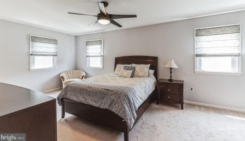 907 Quincy Dr, Yardley PA  19067-2902 exterior