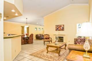 2618 Cove Ct, Vista, CA 92081-8701