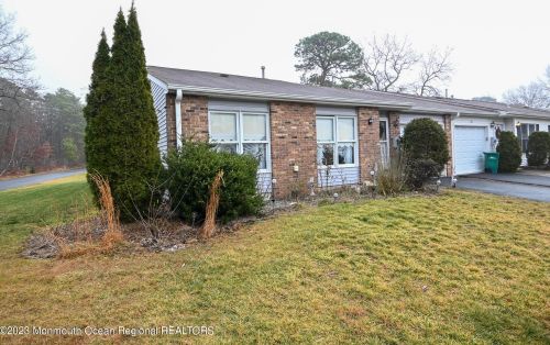 127 Maplecrest Dr, Lakewood, NJ 08701-0073