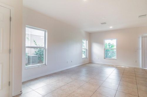 961 Aussi Ct, Tarpon Springs FL  34689 exterior