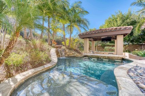 7432 Circulo Sequoia, Carlsbad CA 92009-8467 exterior