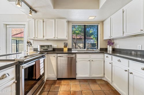 2305 Alta Vista Cir, Mesa, AZ 85202-6474
