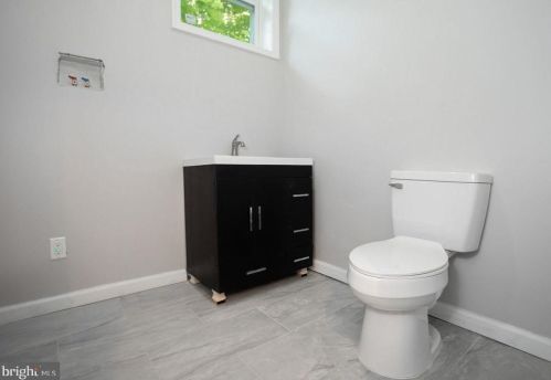 1054 Stuyvesant Ave, Trenton NJ  08618-4123 exterior