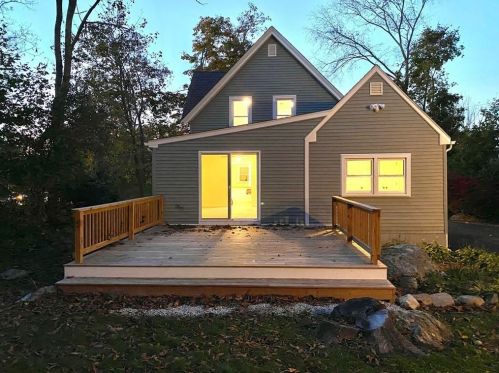 182 Summer St, Walpole MA  02071-1014 exterior