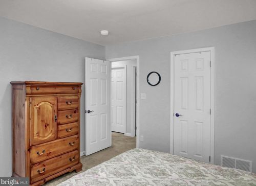 4 Ledgestone Dr, Siddonsburg PA  17019-9805 exterior