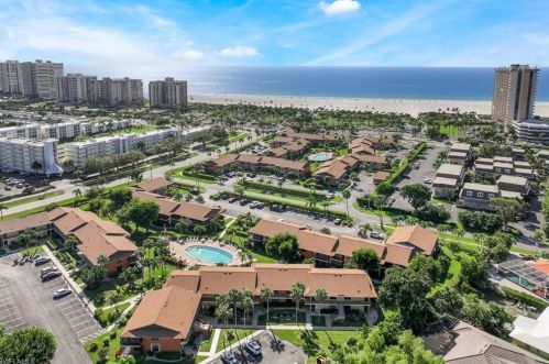 46 Manor Ter, Marco Island FL  34145-3444 exterior