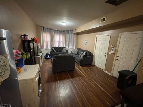168 18th St, East Orange NJ  07018-0039 exterior