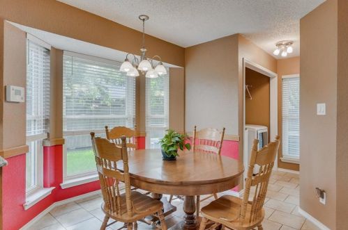 1401 Sedalia Ct, Lewisville TX  75028-2136 exterior