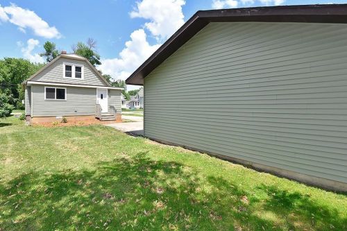 1045 6th St, Faribault MN  55021-4707 exterior