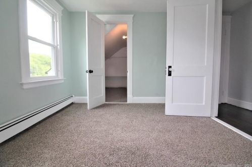 579 Cooke St, Waterbury CT  06710-1424 exterior