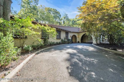 606 14th St, Lakewood, NJ 08701-1703