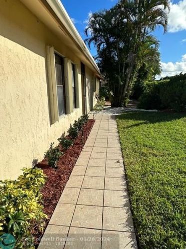 2622 13th St, Delray Beach FL  33445-1327 exterior