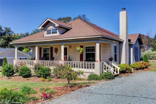 811 Park Dr, Gibsonville, NC 27249-2926