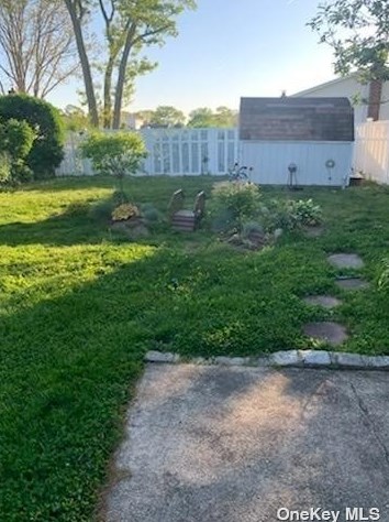 1233 5th St, Babylon NY  11704-4535 exterior