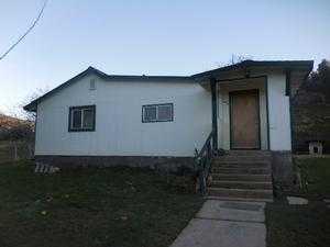 46 Lemos Rd, Hornbrook, CA 96044-9746