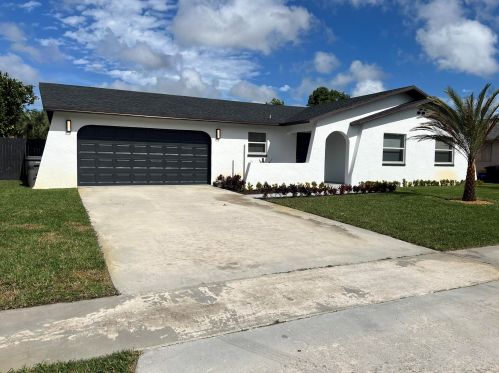 6225 Camp Lee Rd, West Palm Beach, FL 33417-5570