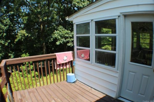 31 Woodland Rd, Highland Mills NY  10930-2948 exterior