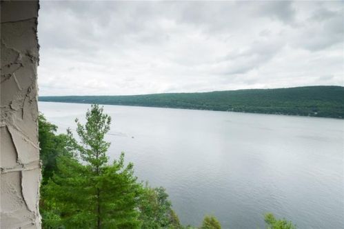 168 Cliffside Dr, Canandaigua NY  14424-8802 exterior
