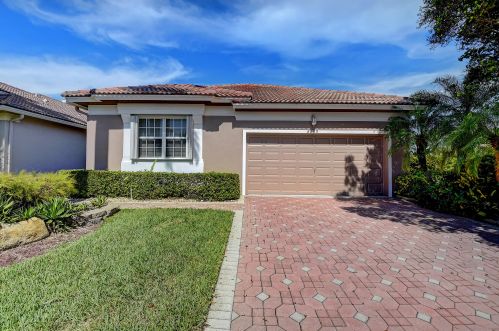 8809 Barrymore Ln, Boynton Beach, FL 33472-2994